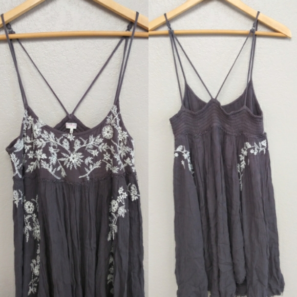 Free People Tops - Free People small top grey and white embroidery